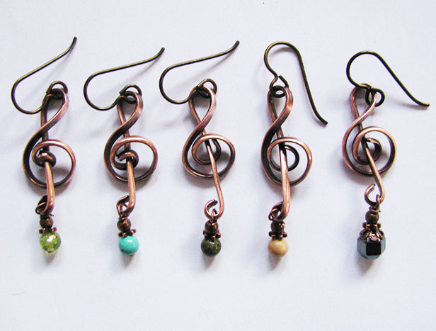 Sm. Treble Clef Earring with Stone